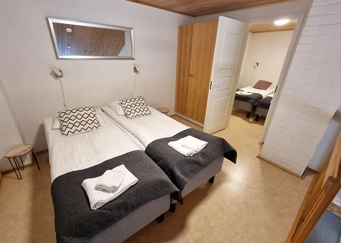 Kuukkeli Teerenpesue E 33